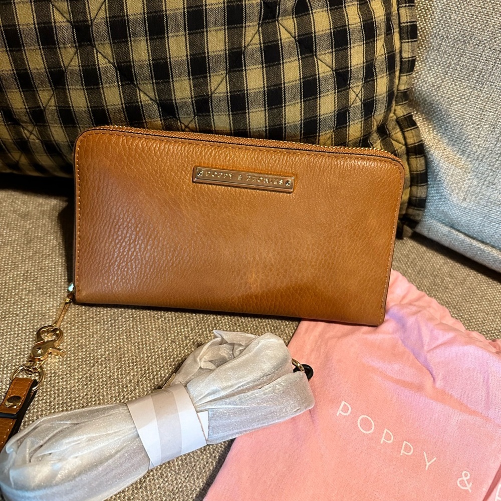 NWT Poppy & Peonies Essential Wallet in Camel